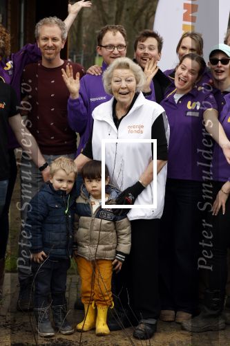 Utrecht 15 maart 2024
 Prinses Beatrix doet vrijwilligerswerk in een stadsboerderij tijdens de twintigste editie van NLdoet, de grootste vrijwilligersactie van Nederland