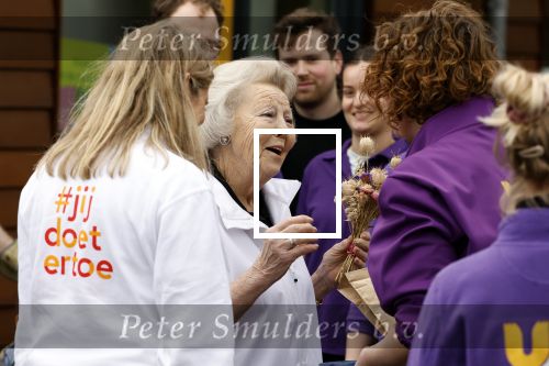 Utrecht 15 maart 2024
 Prinses Beatrix doet vrijwilligerswerk in een stadsboerderij tijdens de twintigste editie van NLdoet, de grootste vrijwilligersactie van Nederland