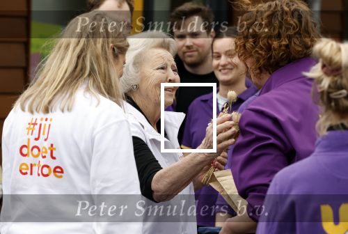 Utrecht 15 maart 2024
 Prinses Beatrix doet vrijwilligerswerk in een stadsboerderij tijdens de twintigste editie van NLdoet, de grootste vrijwilligersactie van Nederland