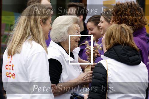 Utrecht 15 maart 2024
 Prinses Beatrix doet vrijwilligerswerk in een stadsboerderij tijdens de twintigste editie van NLdoet, de grootste vrijwilligersactie van Nederland