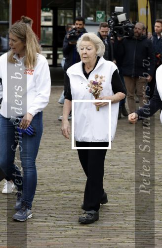 Utrecht 15 maart 2024
 Prinses Beatrix doet vrijwilligerswerk in een stadsboerderij tijdens de twintigste editie van NLdoet, de grootste vrijwilligersactie van Nederland