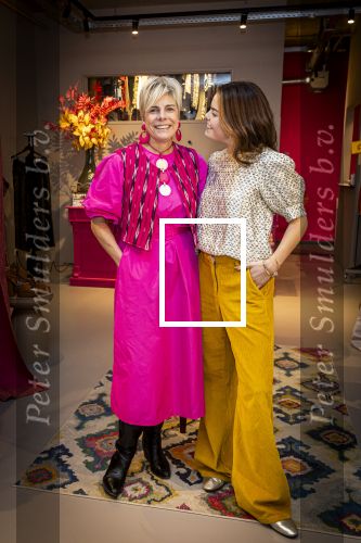 Den Haag 1 maart 2024
Pinses Laurentien en haar dochter prinses Eloise gebben samen een winkel geopend waar ze vintage kleding verkopen . De volledige opbrengst gaat naar div goede doelen .  De winkel heet  My Lima Lima en zit in het centrum van Den Haag.