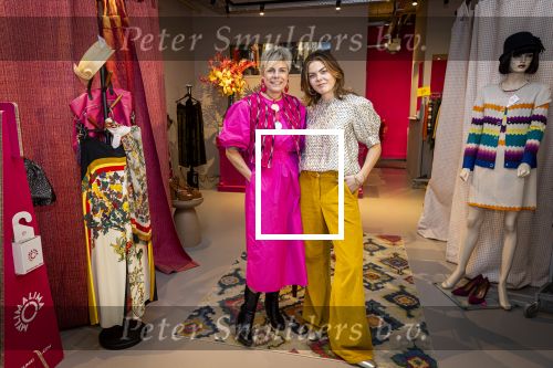 Den Haag 1 maart 2024
Pinses Laurentien en haar dochter prinses Eloise gebben samen een winkel geopend waar ze vintage kleding verkopen . De volledige opbrengst gaat naar div goede doelen .  De winkel heet  My Lima Lima en zit in het centrum van Den Haag.