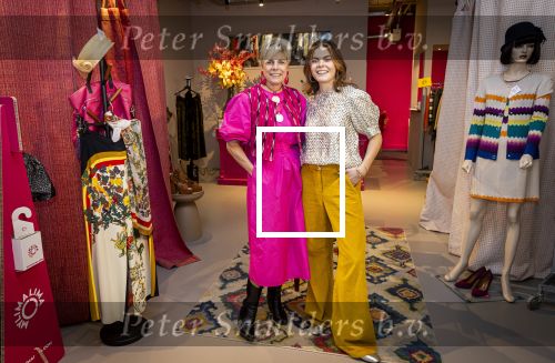 Den Haag 1 maart 2024
Pinses Laurentien en haar dochter prinses Eloise gebben samen een winkel geopend waar ze vintage kleding verkopen . De volledige opbrengst gaat naar div goede doelen .  De winkel heet  My Lima Lima en zit in het centrum van Den Haag.