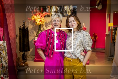 Den Haag 1 maart 2024
Pinses Laurentien en haar dochter prinses Eloise gebben samen een winkel geopend waar ze vintage kleding verkopen . De volledige opbrengst gaat naar div goede doelen .  De winkel heet  My Lima Lima en zit in het centrum van Den Haag.