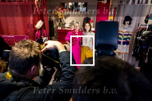 Den Haag 1 maart 2024
Pinses Laurentien en haar dochter prinses Eloise gebben samen een winkel geopend waar ze vintage kleding verkopen . De volledige opbrengst gaat naar div goede doelen .  De winkel heet  My Lima Lima en zit in het centrum van Den Haag.