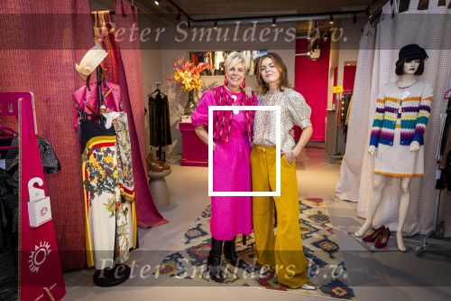 Den Haag 1 maart 2024
Pinses Laurentien en haar dochter prinses Eloise gebben samen een winkel geopend waar ze vintage kleding verkopen . De volledige opbrengst gaat naar div goede doelen .  De winkel heet  My Lima Lima en zit in het centrum van Den Haag.