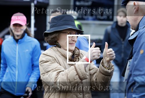 Heerenveen 24 maaart 2024
De hollandse 100 wordt dit jaar gereden in Thyalf . Aanwezig oa Prins Bernhard Prinses Annette Samuel v Vollenhoven Benjamin v Vollenhoven Prinses Margriet Mr Pieter v Vollenhoven Prins Maurits Lucas v Vollenhoven en  Prins Pieter Christiaan . Verder aanwezig Simon Keizer Bas Muijs (en vrouw) Marianne Timmer Benjamin Aslan Joy Beune Eduard Schaepman met zijn zoon en Rob Kamphues met vriendin.