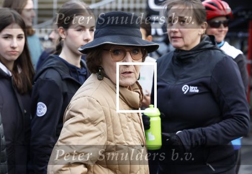 Heerenveen 24 maaart 2024
De hollandse 100 wordt dit jaar gereden in Thyalf . Aanwezig oa Prins Bernhard Prinses Annette Samuel v Vollenhoven Benjamin v Vollenhoven Prinses Margriet Mr Pieter v Vollenhoven Prins Maurits Lucas v Vollenhoven en  Prins Pieter Christiaan . Verder aanwezig Simon Keizer Bas Muijs (en vrouw) Marianne Timmer Benjamin Aslan Joy Beune Eduard Schaepman met zijn zoon en Rob Kamphues met vriendin.