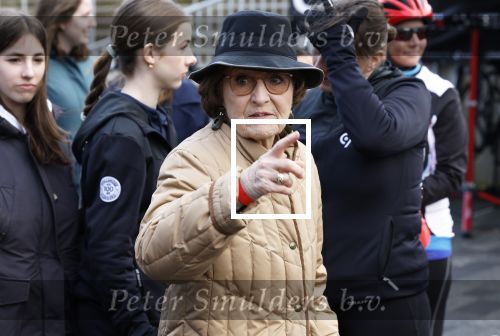 Heerenveen 24 maaart 2024
De hollandse 100 wordt dit jaar gereden in Thyalf . Aanwezig oa Prins Bernhard Prinses Annette Samuel v Vollenhoven Benjamin v Vollenhoven Prinses Margriet Mr Pieter v Vollenhoven Prins Maurits Lucas v Vollenhoven en  Prins Pieter Christiaan . Verder aanwezig Simon Keizer Bas Muijs (en vrouw) Marianne Timmer Benjamin Aslan Joy Beune Eduard Schaepman met zijn zoon en Rob Kamphues met vriendin.