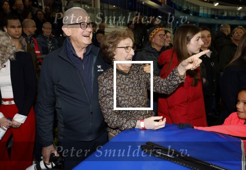 Heerenveen 24 maaart 2024
De hollandse 100 wordt dit jaar gereden in Thyalf . Aanwezig oa Prins Bernhard Prinses Annette Samuel v Vollenhoven Benjamin v Vollenhoven Prinses Margriet Mr Pieter v Vollenhoven Prins Maurits Lucas v Vollenhoven en  Prins Pieter Christiaan . Verder aanwezig Simon Keizer Bas Muijs (en vrouw) Marianne Timmer Benjamin Aslan Joy Beune Eduard Schaepman met zijn zoon en Rob Kamphues met vriendin.