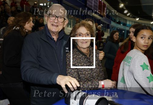 Heerenveen 24 maaart 2024
De hollandse 100 wordt dit jaar gereden in Thyalf . Aanwezig oa Prins Bernhard Prinses Annette Samuel v Vollenhoven Benjamin v Vollenhoven Prinses Margriet Mr Pieter v Vollenhoven Prins Maurits Lucas v Vollenhoven en  Prins Pieter Christiaan . Verder aanwezig Simon Keizer Bas Muijs (en vrouw) Marianne Timmer Benjamin Aslan Joy Beune Eduard Schaepman met zijn zoon en Rob Kamphues met vriendin.