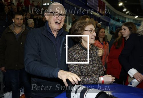 Heerenveen 24 maaart 2024
De hollandse 100 wordt dit jaar gereden in Thyalf . Aanwezig oa Prins Bernhard Prinses Annette Samuel v Vollenhoven Benjamin v Vollenhoven Prinses Margriet Mr Pieter v Vollenhoven Prins Maurits Lucas v Vollenhoven en  Prins Pieter Christiaan . Verder aanwezig Simon Keizer Bas Muijs (en vrouw) Marianne Timmer Benjamin Aslan Joy Beune Eduard Schaepman met zijn zoon en Rob Kamphues met vriendin.