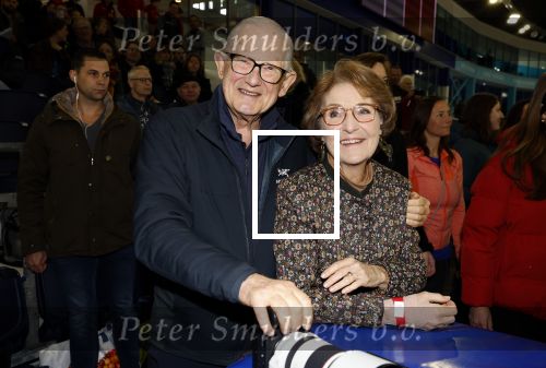 Heerenveen 24 maaart 2024
De hollandse 100 wordt dit jaar gereden in Thyalf . Aanwezig oa Prins Bernhard Prinses Annette Samuel v Vollenhoven Benjamin v Vollenhoven Prinses Margriet Mr Pieter v Vollenhoven Prins Maurits Lucas v Vollenhoven en  Prins Pieter Christiaan . Verder aanwezig Simon Keizer Bas Muijs (en vrouw) Marianne Timmer Benjamin Aslan Joy Beune Eduard Schaepman met zijn zoon en Rob Kamphues met vriendin.
