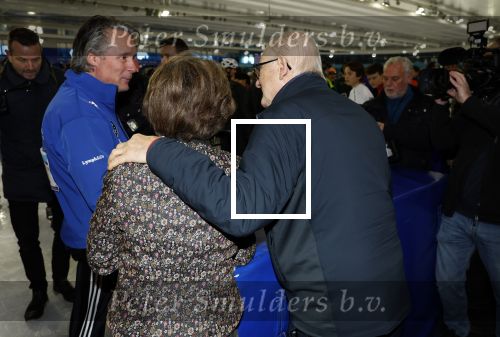 Heerenveen 24 maaart 2024
De hollandse 100 wordt dit jaar gereden in Thyalf . Aanwezig oa Prins Bernhard Prinses Annette Samuel v Vollenhoven Benjamin v Vollenhoven Prinses Margriet Mr Pieter v Vollenhoven Prins Maurits Lucas v Vollenhoven en  Prins Pieter Christiaan . Verder aanwezig Simon Keizer Bas Muijs (en vrouw) Marianne Timmer Benjamin Aslan Joy Beune Eduard Schaepman met zijn zoon en Rob Kamphues met vriendin.