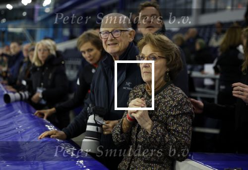 Heerenveen 24 maaart 2024
De hollandse 100 wordt dit jaar gereden in Thyalf . Aanwezig oa Prins Bernhard Prinses Annette Samuel v Vollenhoven Benjamin v Vollenhoven Prinses Margriet Mr Pieter v Vollenhoven Prins Maurits Lucas v Vollenhoven en  Prins Pieter Christiaan . Verder aanwezig Simon Keizer Bas Muijs (en vrouw) Marianne Timmer Benjamin Aslan Joy Beune Eduard Schaepman met zijn zoon en Rob Kamphues met vriendin.
