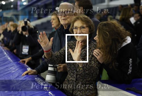Heerenveen 24 maaart 2024
De hollandse 100 wordt dit jaar gereden in Thyalf . Aanwezig oa Prins Bernhard Prinses Annette Samuel v Vollenhoven Benjamin v Vollenhoven Prinses Margriet Mr Pieter v Vollenhoven Prins Maurits Lucas v Vollenhoven en  Prins Pieter Christiaan . Verder aanwezig Simon Keizer Bas Muijs (en vrouw) Marianne Timmer Benjamin Aslan Joy Beune Eduard Schaepman met zijn zoon en Rob Kamphues met vriendin.