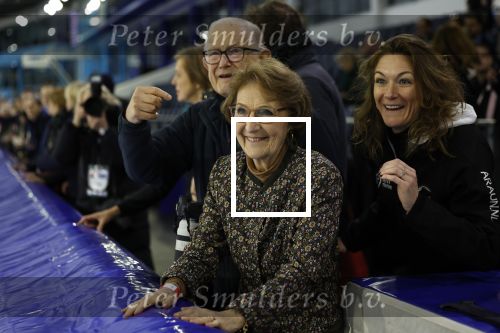 Heerenveen 24 maaart 2024
De hollandse 100 wordt dit jaar gereden in Thyalf . Aanwezig oa Prins Bernhard Prinses Annette Samuel v Vollenhoven Benjamin v Vollenhoven Prinses Margriet Mr Pieter v Vollenhoven Prins Maurits Lucas v Vollenhoven en  Prins Pieter Christiaan . Verder aanwezig Simon Keizer Bas Muijs (en vrouw) Marianne Timmer Benjamin Aslan Joy Beune Eduard Schaepman met zijn zoon en Rob Kamphues met vriendin.