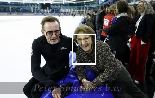 Heerenveen 24 maaart 2024
De hollandse 100 wordt dit jaar gereden in Thyalf . Aanwezig oa Prins Bernhard Prinses Annette Samuel v Vollenhoven Benjamin v Vollenhoven Prinses Margriet Mr Pieter v Vollenhoven Prins Maurits Lucas v Vollenhoven en  Prins Pieter Christiaan . Verder aanwezig Simon Keizer Bas Muijs (en vrouw) Marianne Timmer Benjamin Aslan Joy Beune Eduard Schaepman met zijn zoon en Rob Kamphues met vriendin.