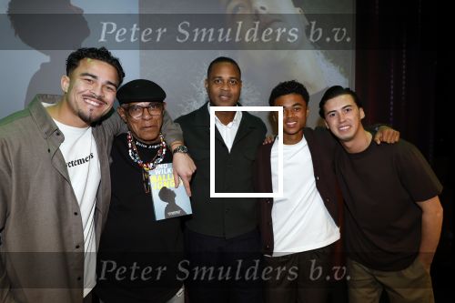 Amsterdam 27 maart 2024
Boekpresentatie Nino Wilkes in boom boom Chicago. Quincy Kluivert Opa Kluivert patrick Kluivert Shane Kluivert en Nino Wilkes