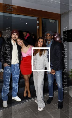 Amsterdam 22 maart 2024
Opening restaurant Poppy\'s van Moise Trustfull  Britt Scholte en Carola Kirschbaum . Quinty Trustfull Orlando Trustfull Moise Trustfull en Kayne Trustfull