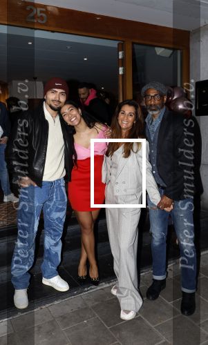 Amsterdam 22 maart 2024
Opening restaurant Poppy\'s van Moise Trustfull  Britt Scholte en Carola Kirschbaum . Quinty Trustfull Orlando Trustfull Moise Trustfull en Kayne Trustfull