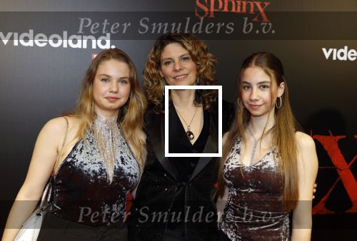 Amsterdam 18 maart 2024
Premiere Spinx in Pathe Tuschinski met in de cast oa Andrea Vass Benja Bruijning Chardonnay Rillen Delilah Warcup v Eyck Eva v Heijningen Marvcel Hensema Rami Kooti Arab Rifka Lodeizen Sallie Harmsen en Sil v d Zwan. Rifka Lodeizen kwam met haar dochters