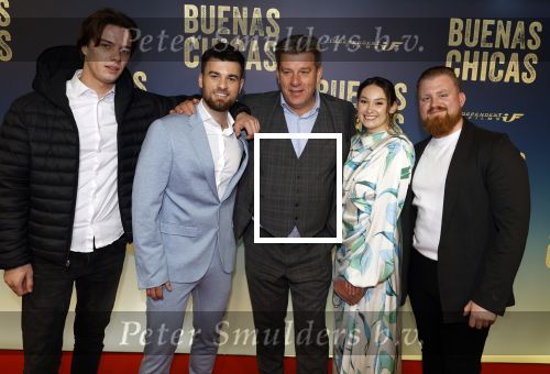 Amsterdam 4 maart 2024
Premiere Buenas Chicas in Tuschinski met oa Susan radder Noel v Kleef Britt Scholte Thijs Boermans Juvat westendorp Robin FringsFelice Poppeliers en Christina Zaragoza. Robin Frings met vriendin en familie