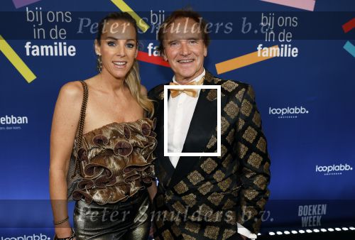 Amsterdam 15 maart 2024
Boekenbal in de stadschouwburg. Roos Reedijk kwam met haar vader