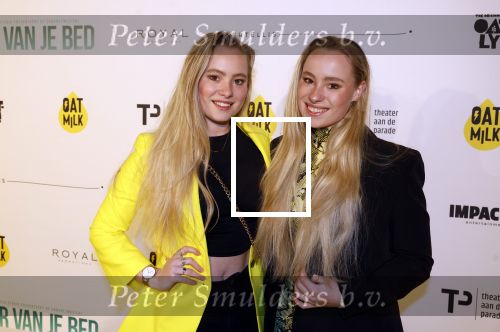 Den Bosch 23 maart 2024
Premiere ver van je bed in theater de Parade.
Rosanne Waalewijn en Mylene Waalewijn