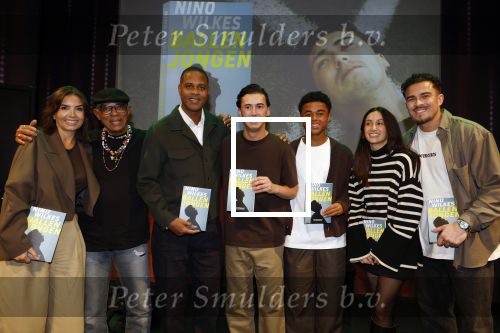 Amsterdam 27 maart 2024
Boekpresentatie Nino Wilkes in boom boom Chicago. Rossana Kluivert Opa Kluivert Paytrick Kluivert Nino Wilkes Shane Kluivert Demi Wilkes en Quincy Kluivert