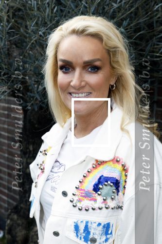 Amsterdam 19 maart 2024
Boekpresentatie Angelique Woudenberg in restaurant Breda. Samantha Steenwijk met partner