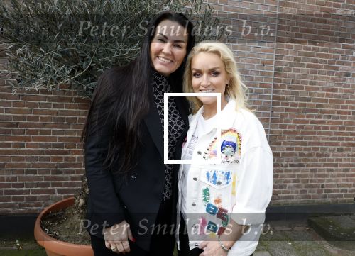 Amsterdam 19 maart 2024
Boekpresentatie Angelique Woudenberg in restaurant Breda. Samantha Steenwijk met partner