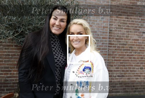 Amsterdam 19 maart 2024
Boekpresentatie Angelique Woudenberg in restaurant Breda. Samantha Steenwijk met partner