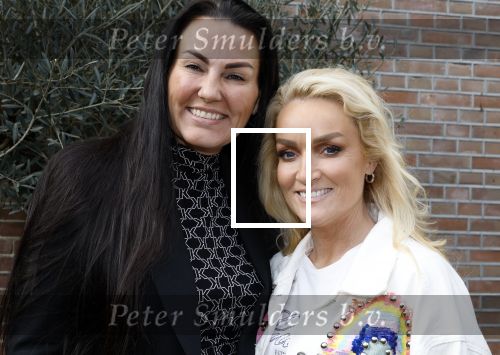 Amsterdam 19 maart 2024
Boekpresentatie Angelique Woudenberg in restaurant Breda. Samantha Steenwijk met partner