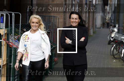 Amsterdam 19 maart 2024
Boekpresentatie Angelique Woudenberg in restaurant Breda. Samantha Steenwijk met partner