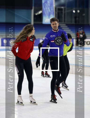 Heerenveen 24 maaart 2024
De hollandse 100 wordt dit jaar gereden in Thyalf . Aanwezig oa Prins Bernhard Prinses Annette Samuel v Vollenhoven Benjamin v Vollenhoven Prinses Margriet Mr Pieter v Vollenhoven Prins Maurits Lucas v Vollenhoven en  Prins Pieter Christiaan . Verder aanwezig Simon Keizer Bas Muijs (en vrouw) Marianne Timmer Benjamin Aslan Joy Beune Eduard Schaepman met zijn zoon en Rob Kamphues met vriendin.