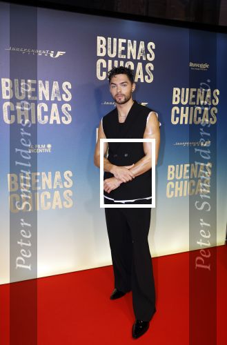 Amsterdam 4 maart 2024
Premiere Buenas Chicas in Tuschinski met oa Susan radder Noel v Kleef Britt Scholte Thijs Boermans Juvat westendorp Robin FringsFelice Poppeliers en Christina Zaragoza.
