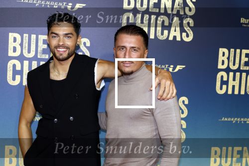 Amsterdam 4 maart 2024
Premiere Buenas Chicas in Tuschinski met oa Susan radder Noel v Kleef Britt Scholte Thijs Boermans Juvat westendorp Robin FringsFelice Poppeliers en Christina Zaragoza. Thijs Boermans met Harrie Snijders