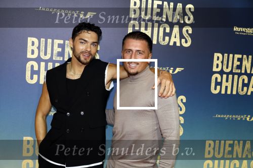 Amsterdam 4 maart 2024
Premiere Buenas Chicas in Tuschinski met oa Susan radder Noel v Kleef Britt Scholte Thijs Boermans Juvat westendorp Robin FringsFelice Poppeliers en Christina Zaragoza. Thijs Boermans met Harrie Snijders