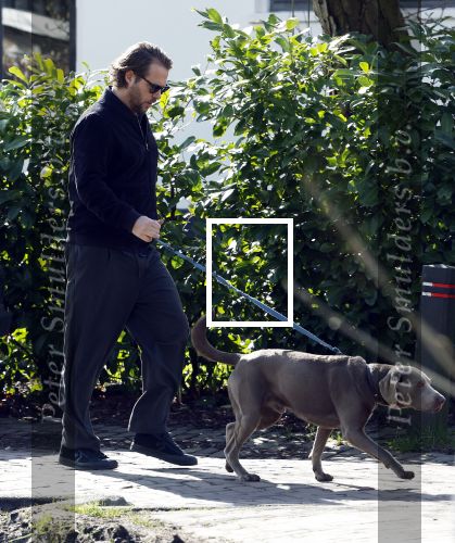 Zuiderwoude 4 maart 2024
Thijs Romer laat zijn hond uit.