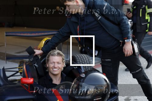 Zandvoort 8 maart 2024
Opnames beat the Pro met oa Glenn Helder Thomas Berge Andre Dongelmans Billy Dans Lavezzi Rutjes Nathan Rutjes en Dj Lafuente ( Job Smeltzer) . Bjorn Remmerswaal is de presentator . De opnames vinden plaats op het circuit Zandvoort.
