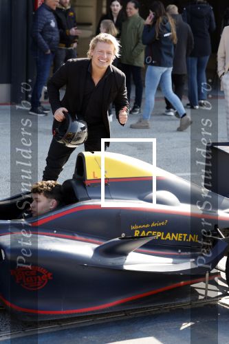 Zandvoort 8 maart 2024
Opnames beat the Pro met oa Glenn Helder Thomas Berge Andre Dongelmans Billy Dans Lavezzi Rutjes Nathan Rutjes en Dj Lafuente ( Job Smeltzer) . Bjorn Remmerswaal is de presentator . De opnames vinden plaats op het circuit Zandvoort.