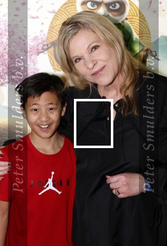 Amsterdam 10 maart 2024
Premiere Kung Fu Panda in de pathe Arena. Tina Nijkamp met zoontje en Patty Brard