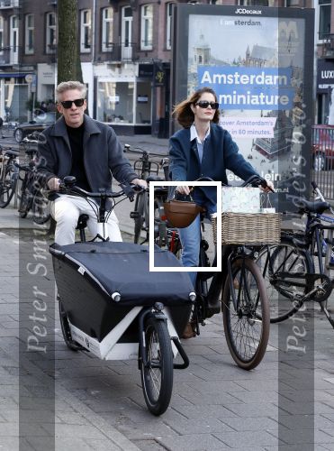Amsterdam 8 maart 2026
Art Rooijkkers met zijn vrouw Karlijn Gudden met de bakfiets in Amsterdam zuid.