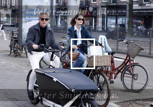 Amsterdam 8 maart 2026
Art Rooijkkers met zijn vrouw Karlijn Gudden met de bakfiets in Amsterdam zuid.