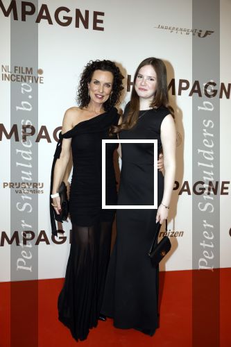 Amsterdam 16 maart 2026
Premiere Champagne met in de hoofdrollen Leo Alkemade Huub Stapel  en Guus Meeuwis . Aukje v Ginneken met haar dochter