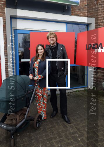Amsterdam 26 maart 2026
Presentatie Linda Mini . Barbara Sloesen en Joost Hofman achter de Kinderwagen