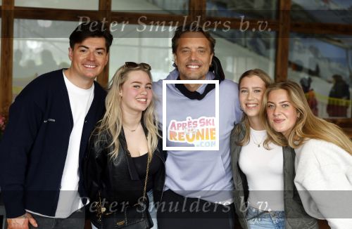 Zoetermeer 6 maart 2026
Bas Smit tijdens de opnames voor een promovideo in SnowWorld. De BN\'er kondigde samen met Wolter Kroes en Wilfred Genee een nieuw evenement aan in de Brabanthallen met de naam Apres ski reunie .