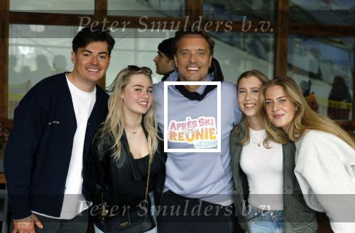 Zoetermeer 6 maart 2026
Bas Smit tijdens de opnames voor een promovideo in SnowWorld. De BN\'er kondigde samen met Wolter Kroes en Wilfred Genee een nieuw evenement aan in de Brabanthallen met de naam Apres ski reunie .